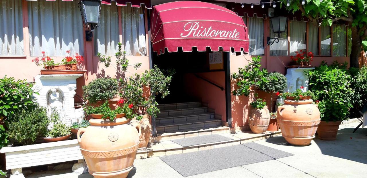 Hotel Squarciarelli Grottaferrata Exterior photo